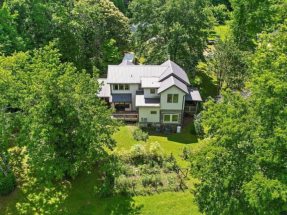 3rd image of 4272 Peppers Ln