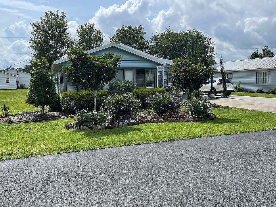 1st image of 243 SE Pearl Ter