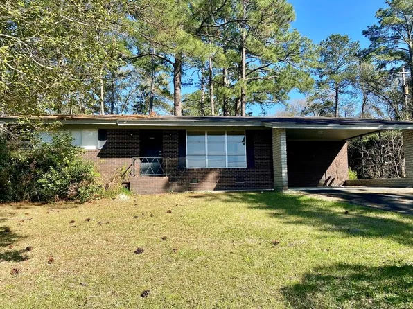 802 Saint Catherine Dr, Waycross, GA 31501