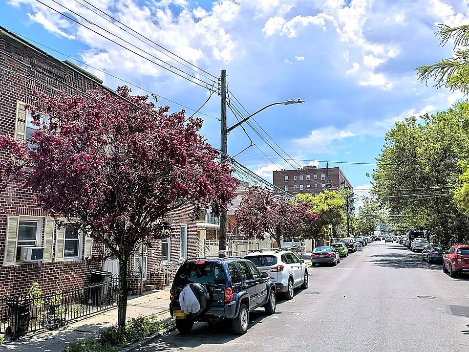 1st image of 2509 E 12th St #1/2