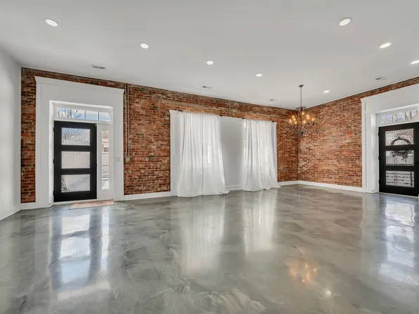 116 N Mulberry St, Dickson, TN 37055