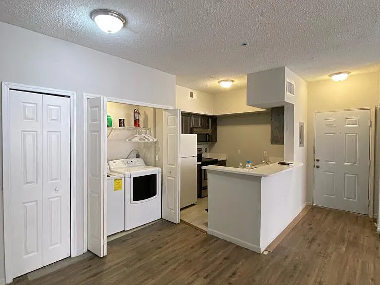 8301 Elm Park Dr #625 — Photo 1