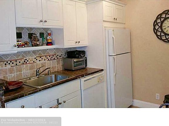 4th image of 760 SE 2nd Ave APT C206