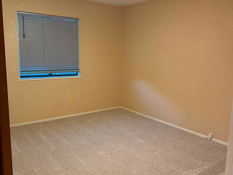 325 E Lancaster Dr — Photo 21