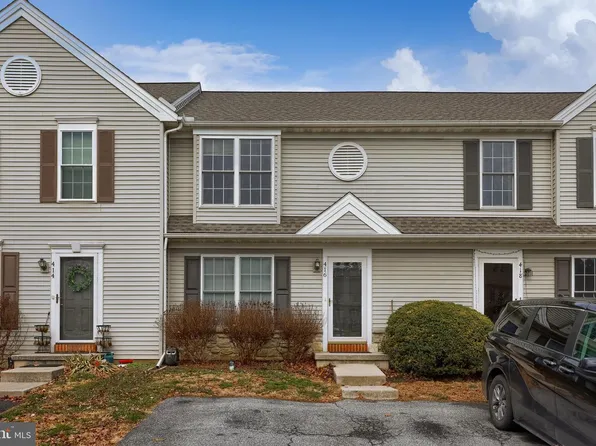 416 Banyan Circle Dr, Lancaster, PA 17603