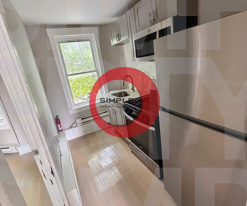 1st image of 303 S 6th St APT 3
