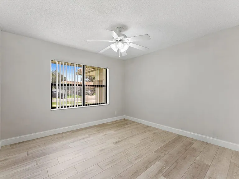 5809 Sun Pointe Cir — Photo 14