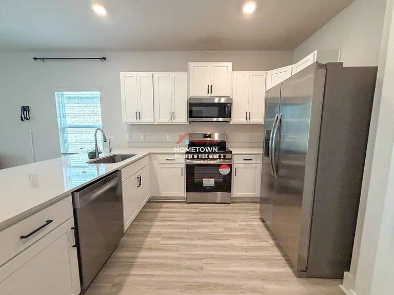 9899 Starling Dr — Photo 5