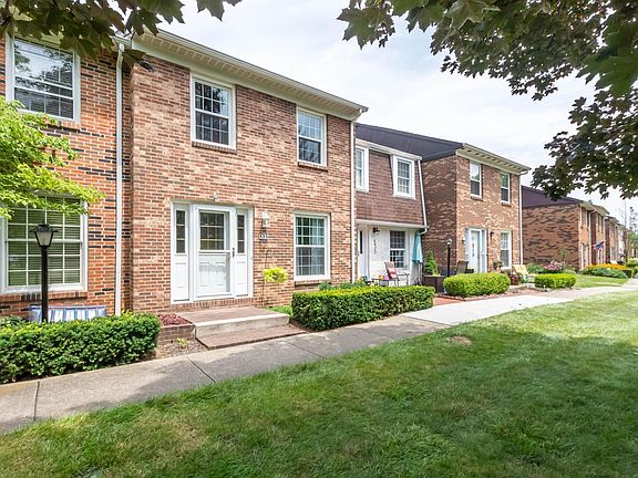 2nd image of 533 Clairbrook Ave