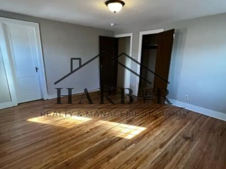 1st Avenue SW Duplex — Photo 18