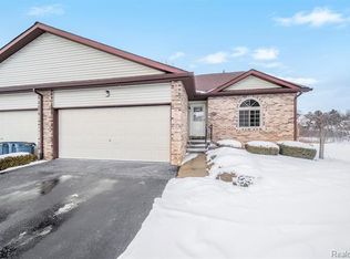 7157 Blue Water Dr #1, Clarkston, MI 48348
