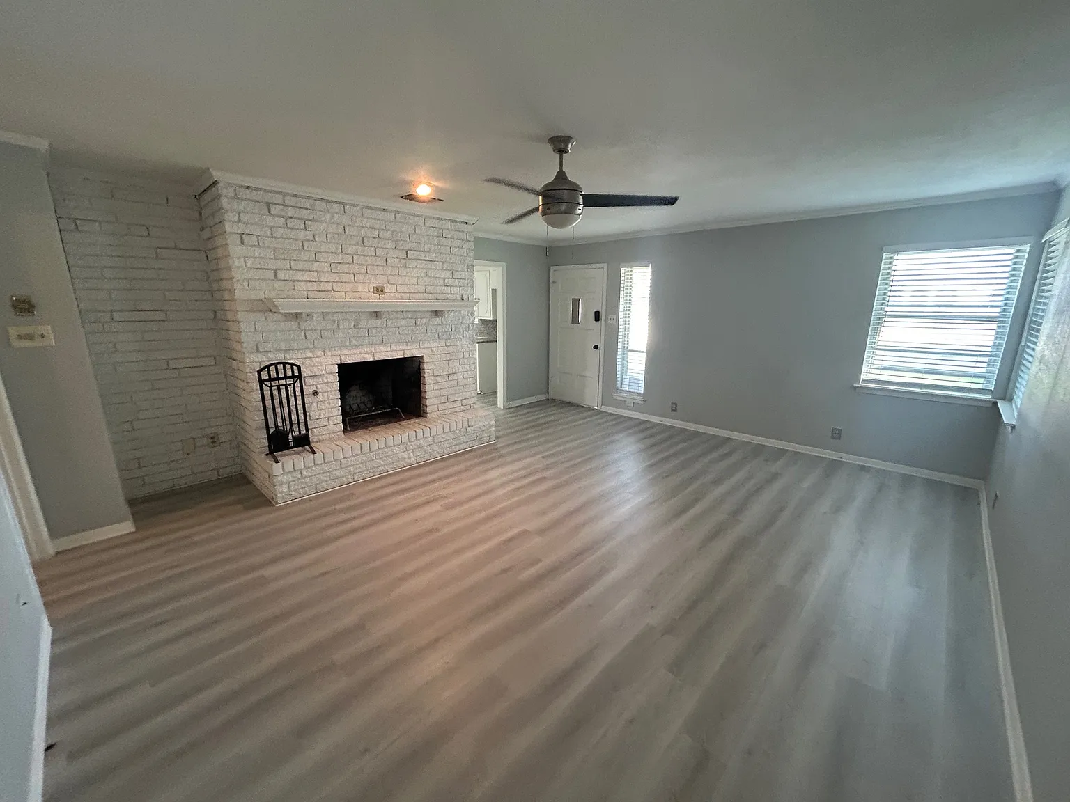 2 bed, 1100 sqft, $1,875 — Photo 4