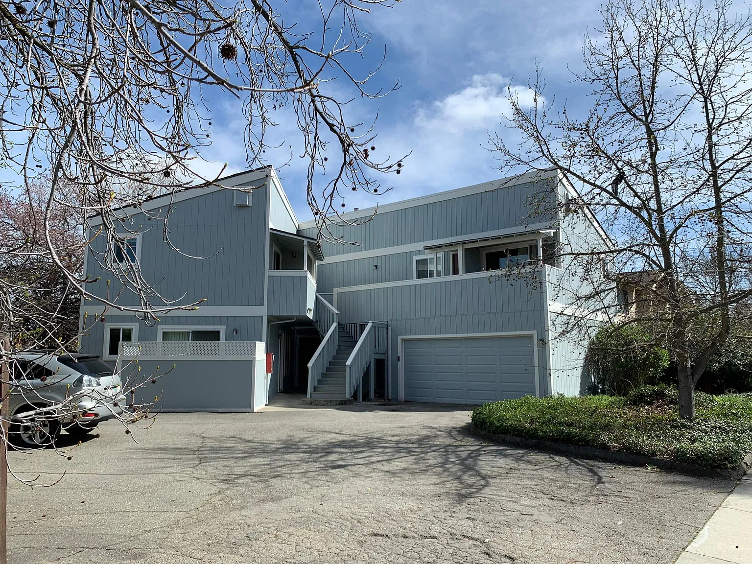 1168 Gardenside Ln — Photo 3