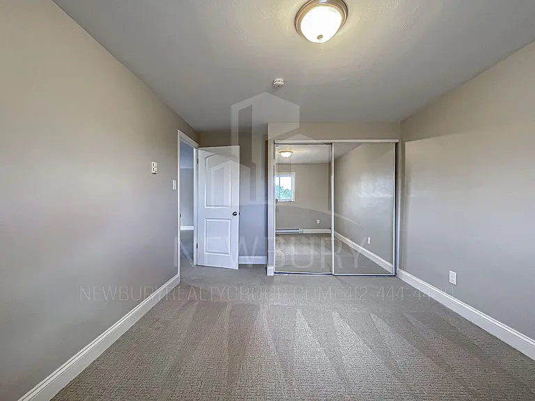 Poplar Apartments — Photo 75