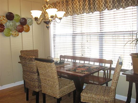 3rd image of 101 Aspenwood Ct