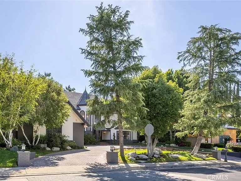 4637 Westchester Dr — Photo 33
