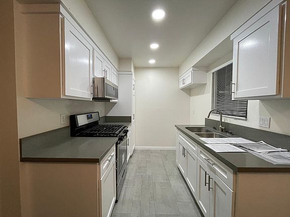 4th image of 1357 Armadale Ave #203