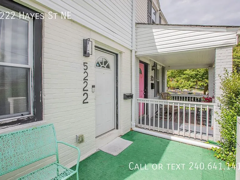 5222 Hayes St NE — Photo 5