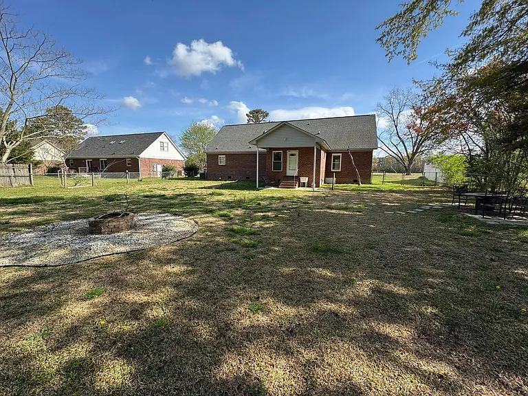 5870 McDonald Rd — Photo 10