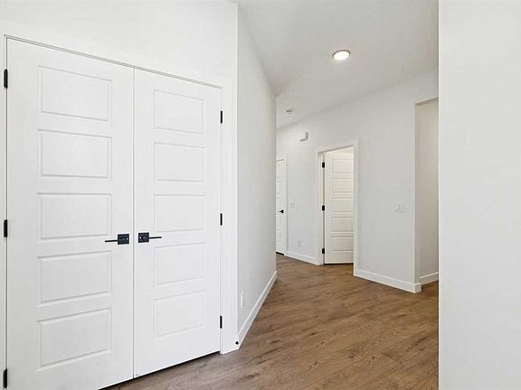 3rd image of 65 N Sora Gdns SE