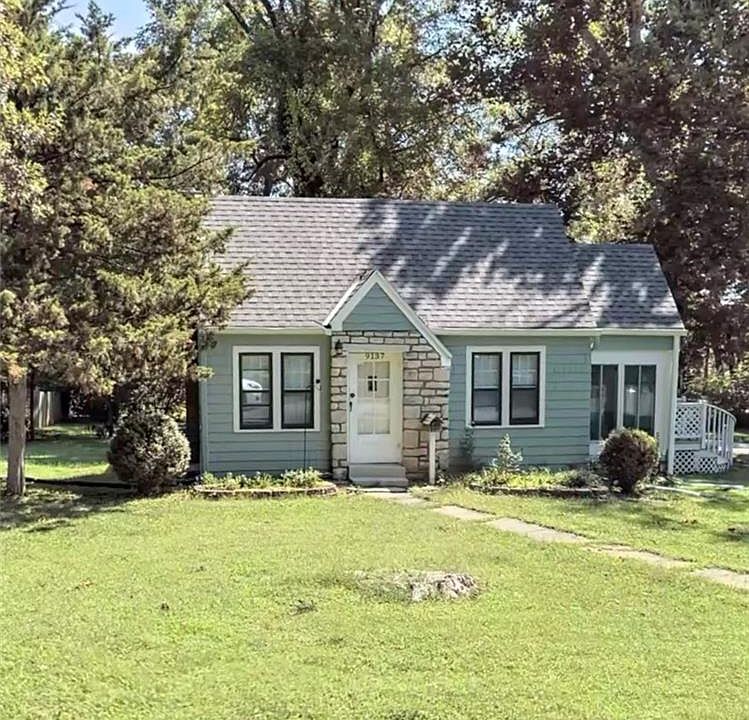 1st image of 9137 Charlotte St