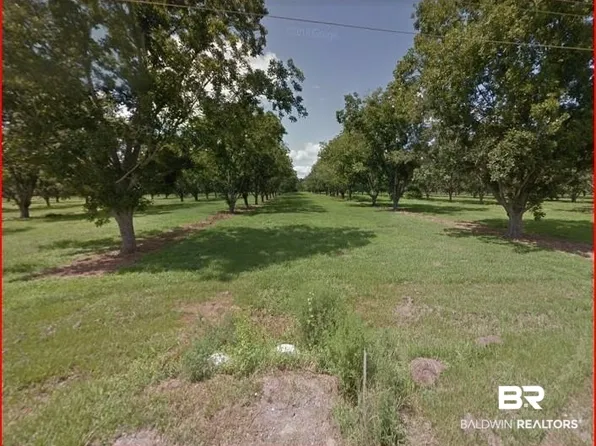 1 Underwood Rd, Summerdale, AL 36580