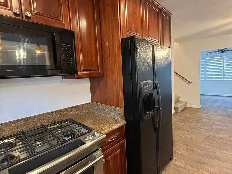 4122 Aragon Dr — Photo 4