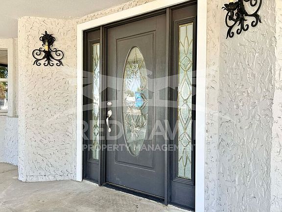 4th image of 281 S California St
