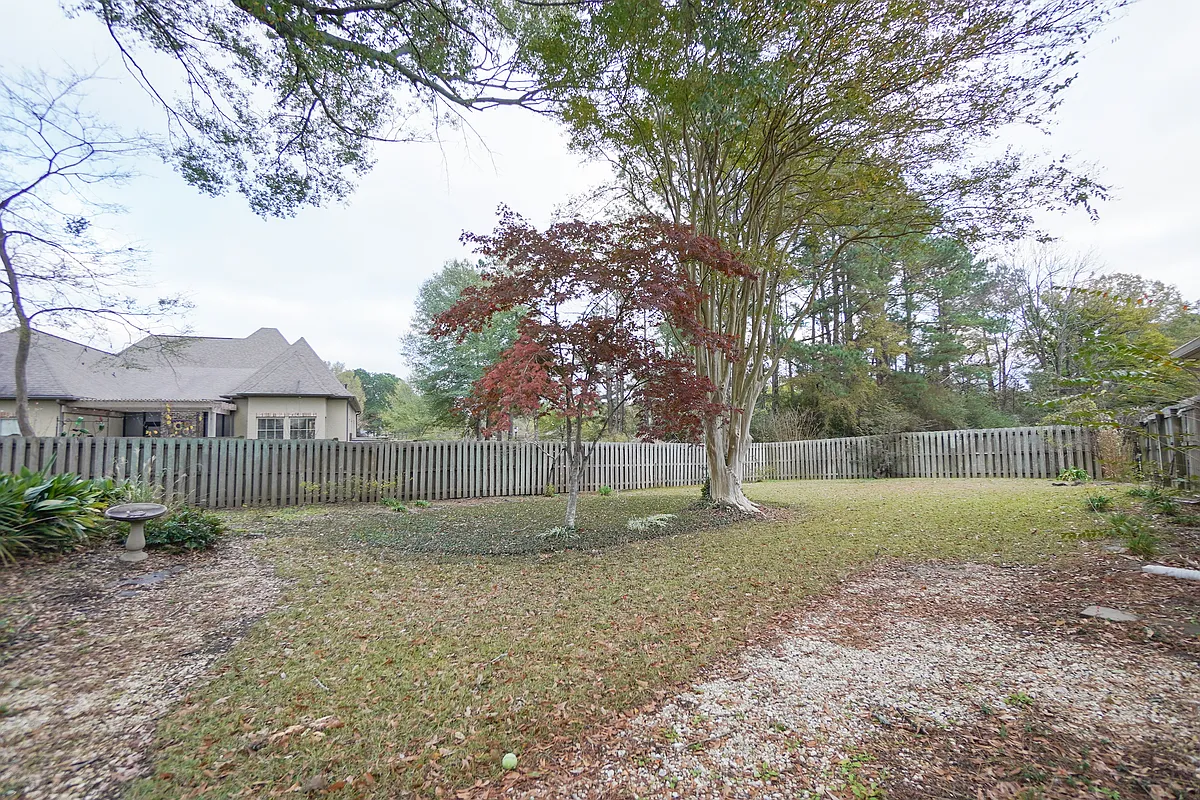 Building Photo - 325 Mockingbird Ln