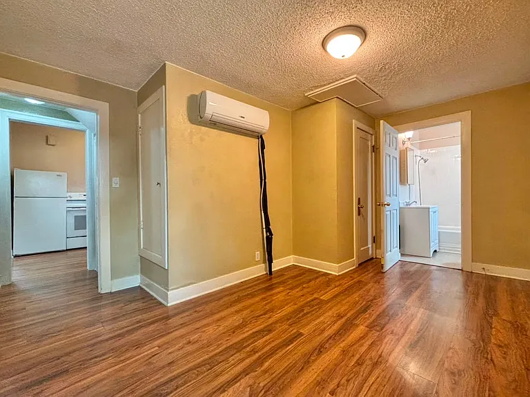 1635 W Pacific Ave #A — Photo 8