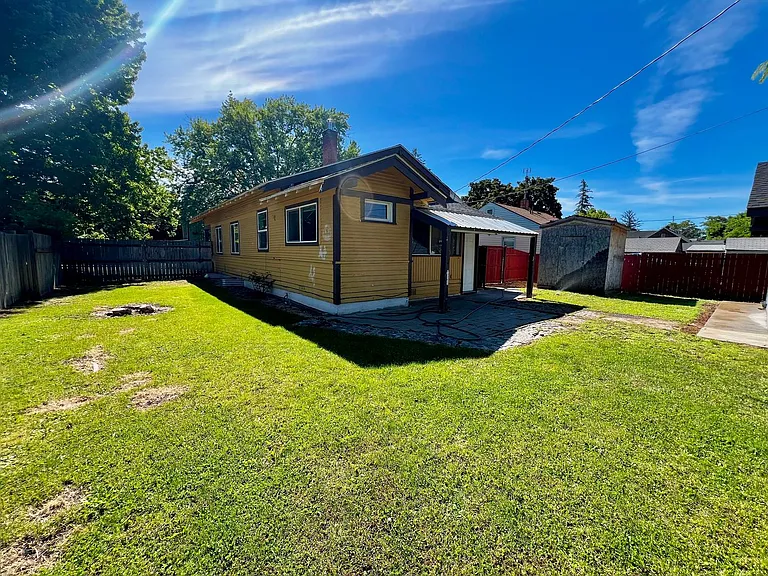 916 S 11th Ave — Photo 15