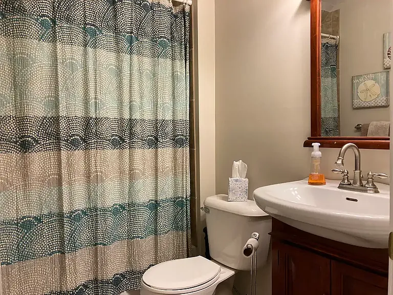 upstairs full bathroom