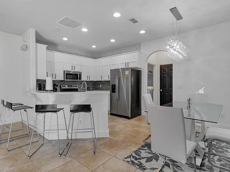 16748 Lazy Breeze Loop — Photo 4