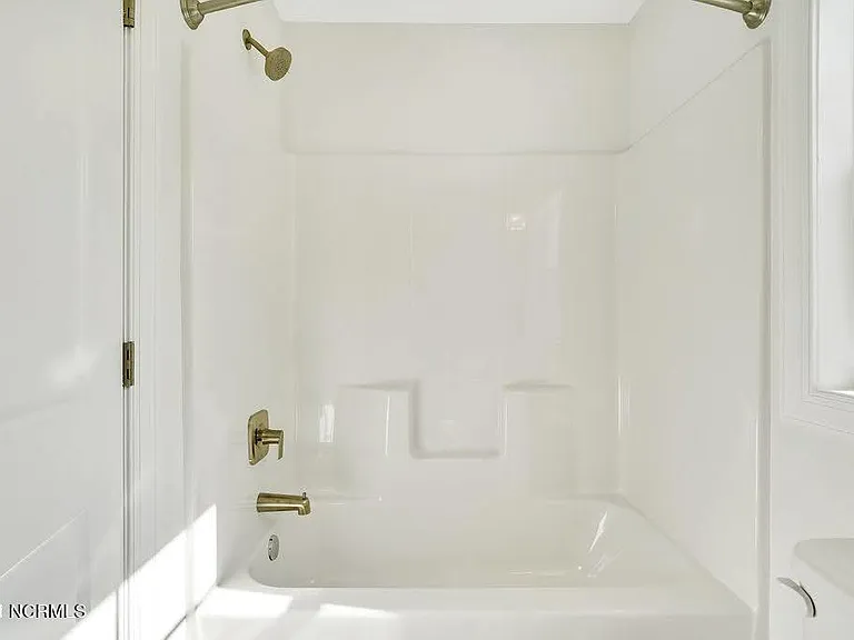 1007 Campbell St — Photo 25