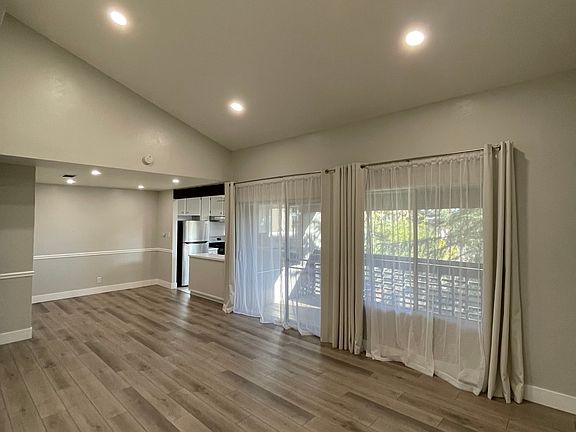 2nd image of 355 Parkview Ter