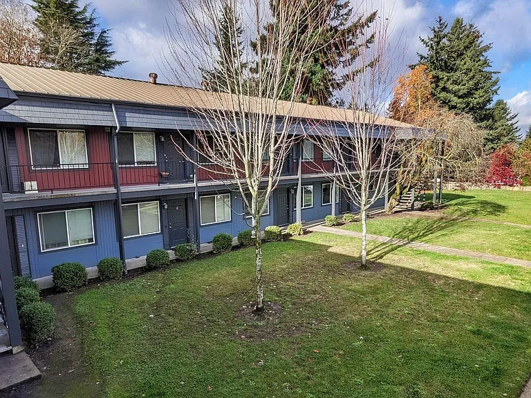 Cully Park Apartments — Photo 2