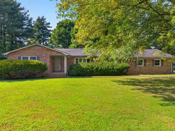 102 Picard Dr, Tullahoma, TN 37388
