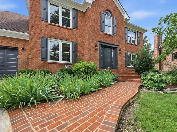 4th image of 852 Glen Abbey Cir