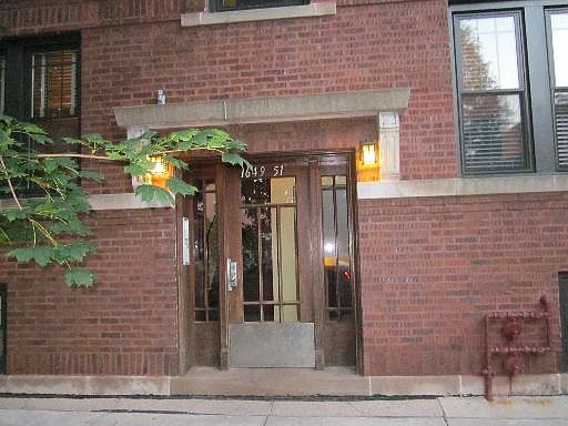 1st image of 1651 W Balmoral Ave APT G