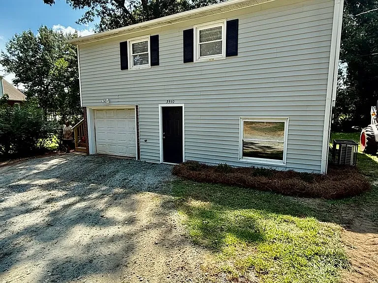 3910 Harwood St — Photo 2
