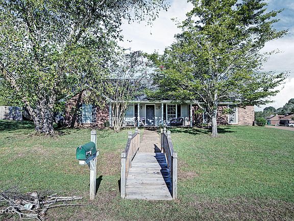 2nd image of 4262 Glennoak Cir