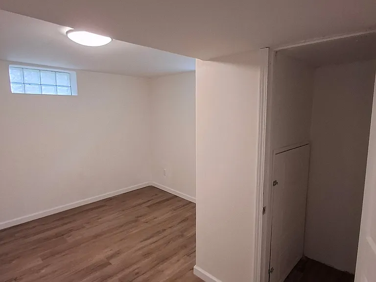379 W Stewart St — Photo 14