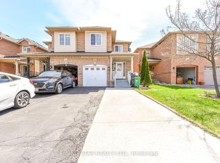 16 Elmpark Ct, Brampton, ON L6P1A8