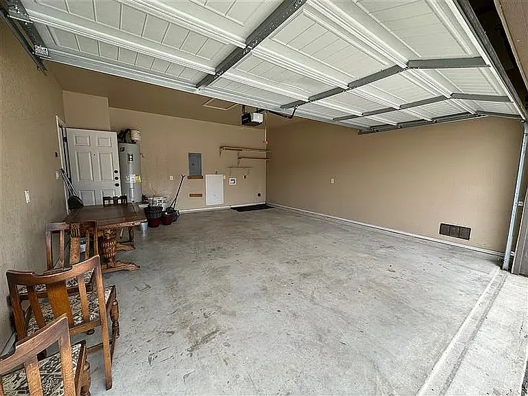 1091 Carolyn Cv — Photo 13
