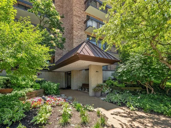 3801 Mission Hills Rd APT 510, Northbrook, IL 60062