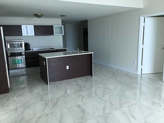 2nd image of 1900 N Bayshore Dr APT 4401