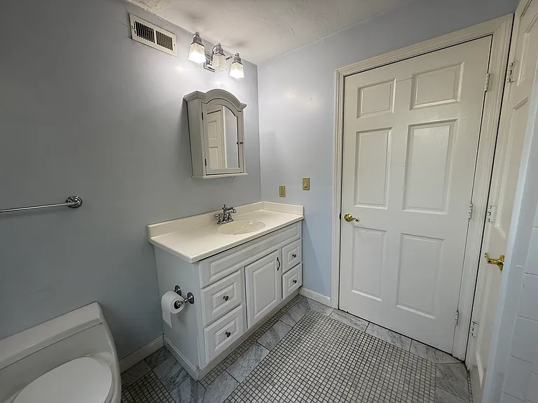 947 Washington St #2 — Photo 22