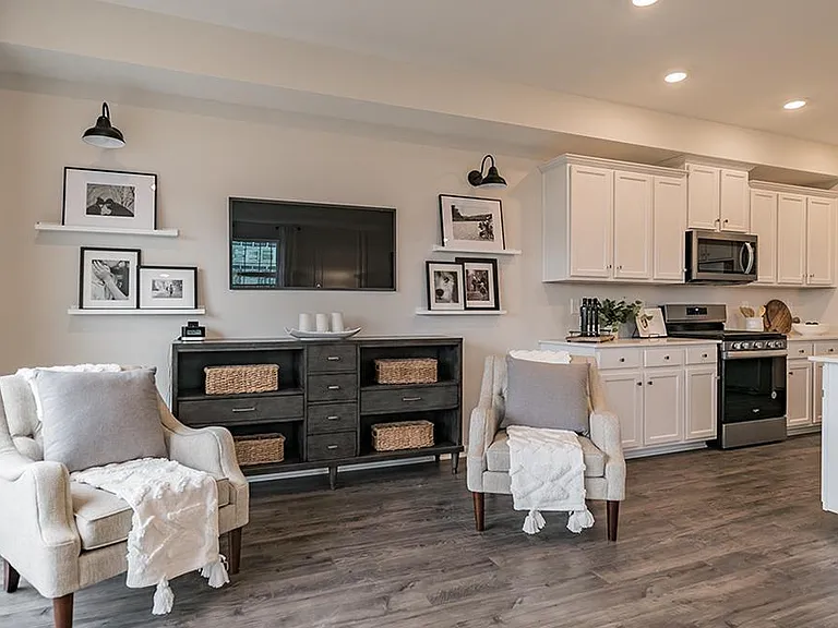 1128 Meadowlark Dr — Photo 4