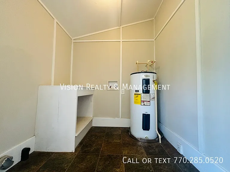 538 Old Airport Rd — Photo 7
