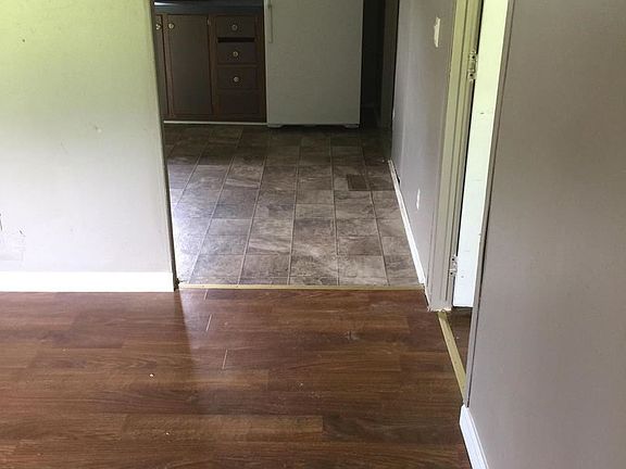 3rd image of 130 Crowe Hill Cir